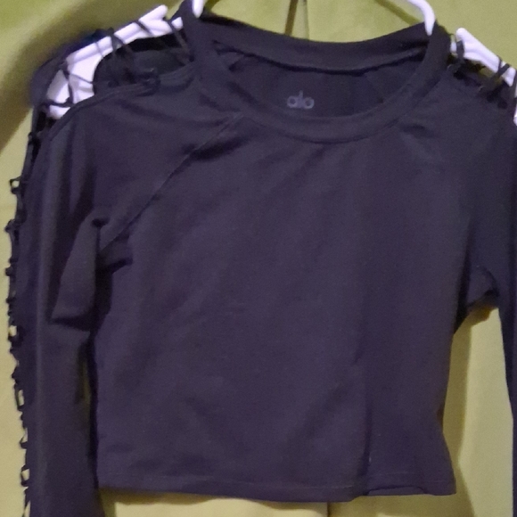 ALO Yoga Black Long Sleeve Crop Top - Picture 5 of 5